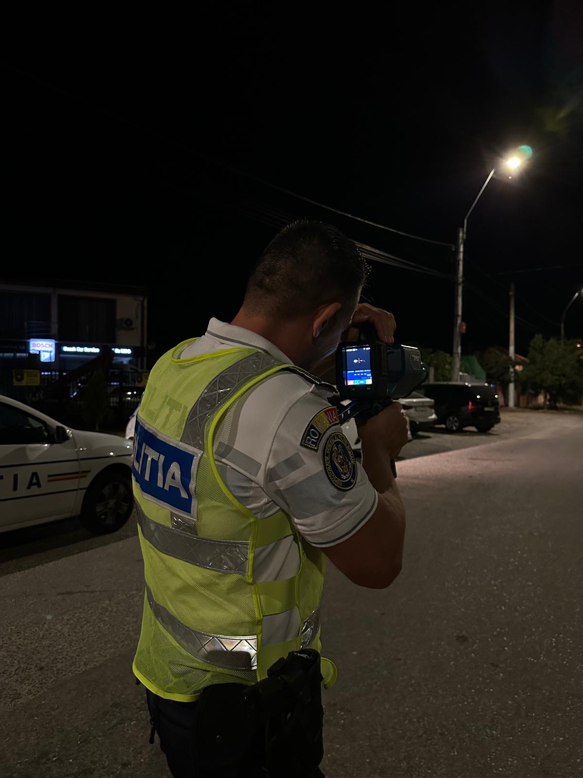 57 DE ȘOFERI LĂSAȚI FĂRĂ PERMIS ÎN DOAR 48 DE ORE, ÎN MEHEDINȚI! Peste 122.000 de lei, amenzi aplicate de polițiști