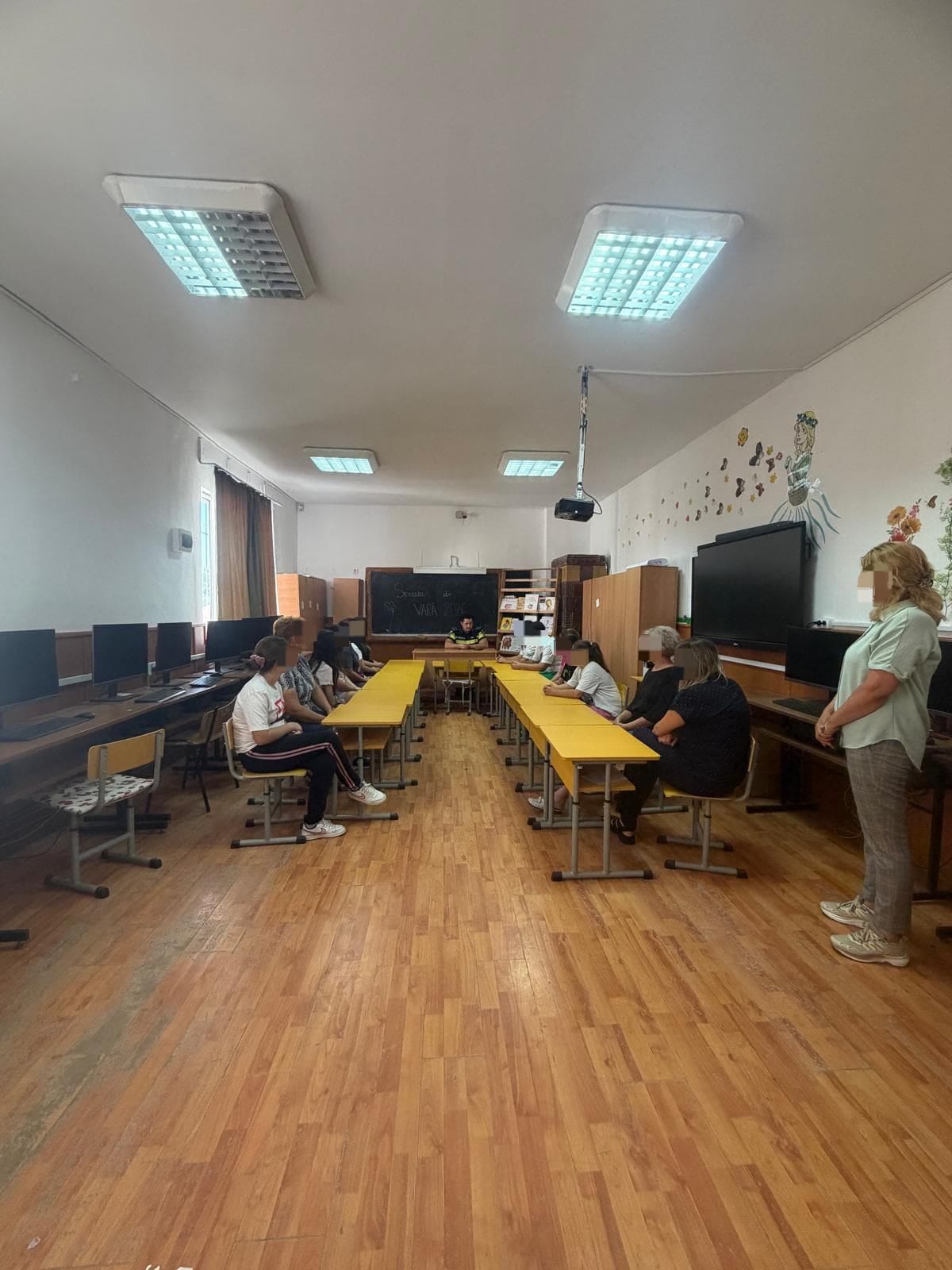 „Când martorul vorbește, bullyingul tace!” – Polițiștii mehedințeni, alături de elevii din Broșteni