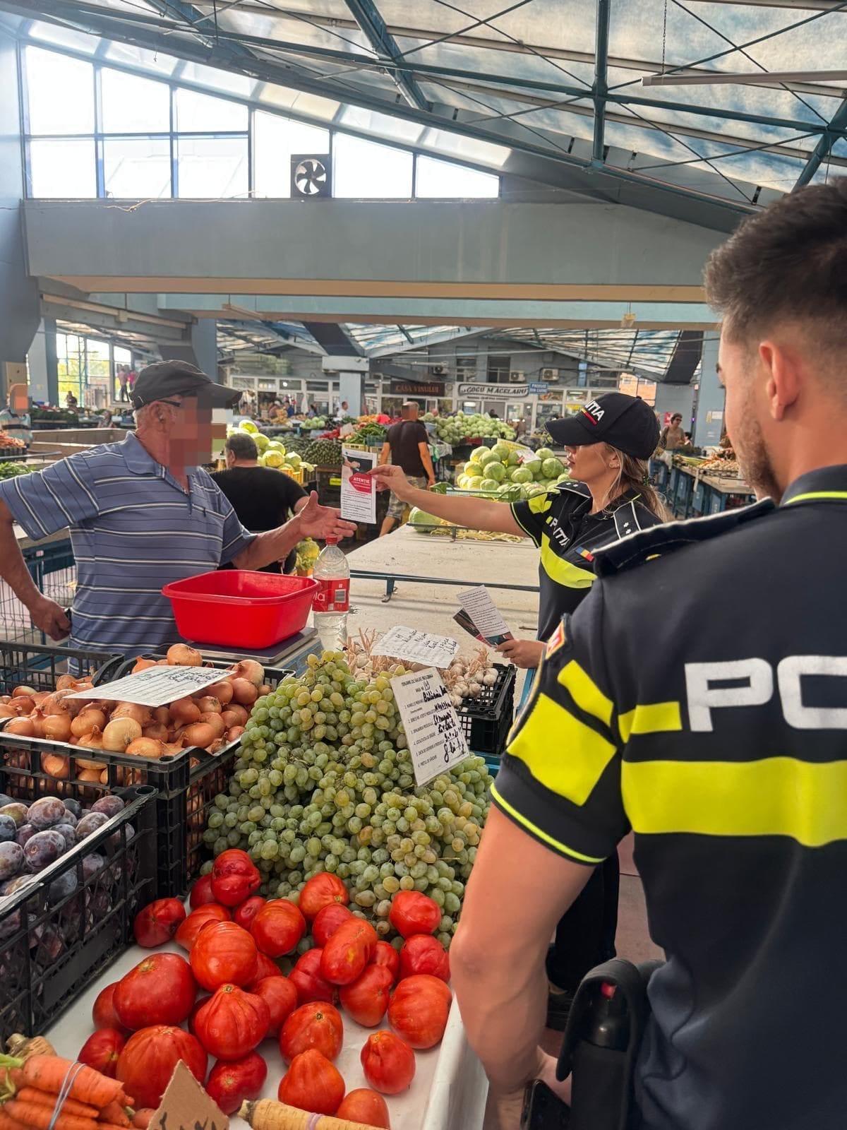 Polițiștii au luat la pas piețele din Severin: cum pot evita mehedințenii furturile și fraudele