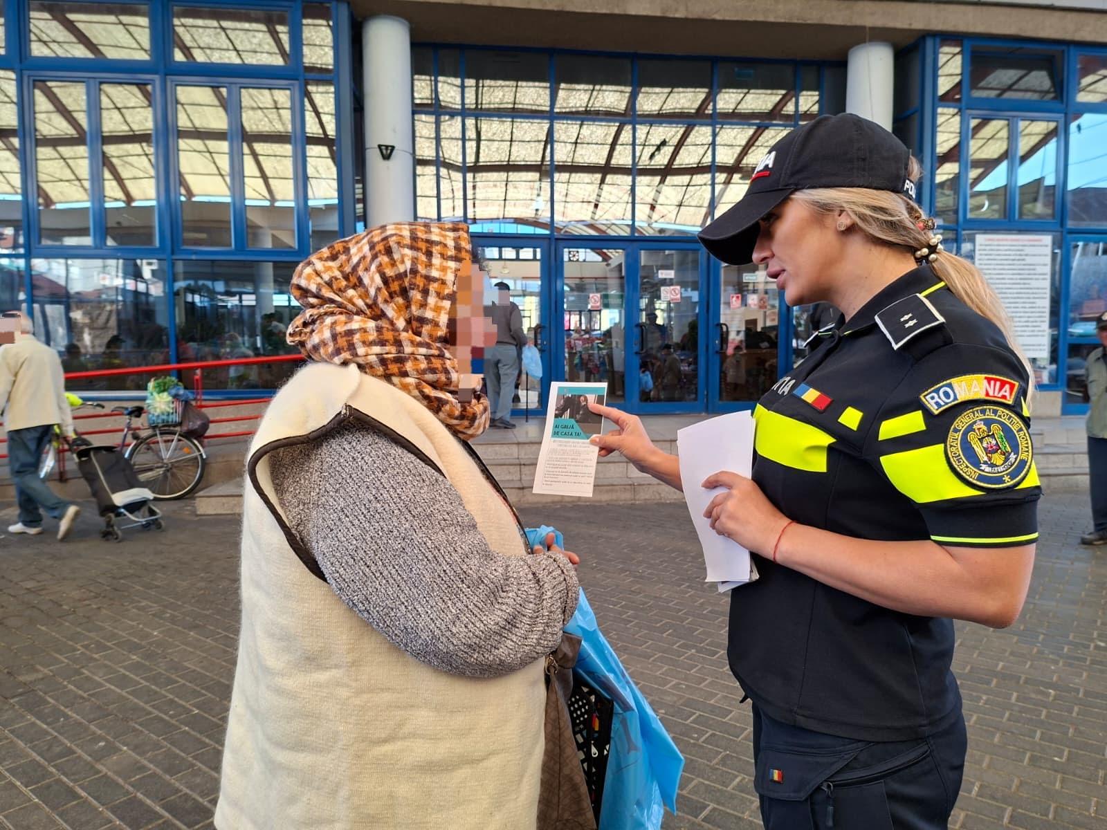 „Nu dați date bancare și nu credeți tot ce auziți!” Avertismentul polițiștilor pentru seniorii din Mehedinți
