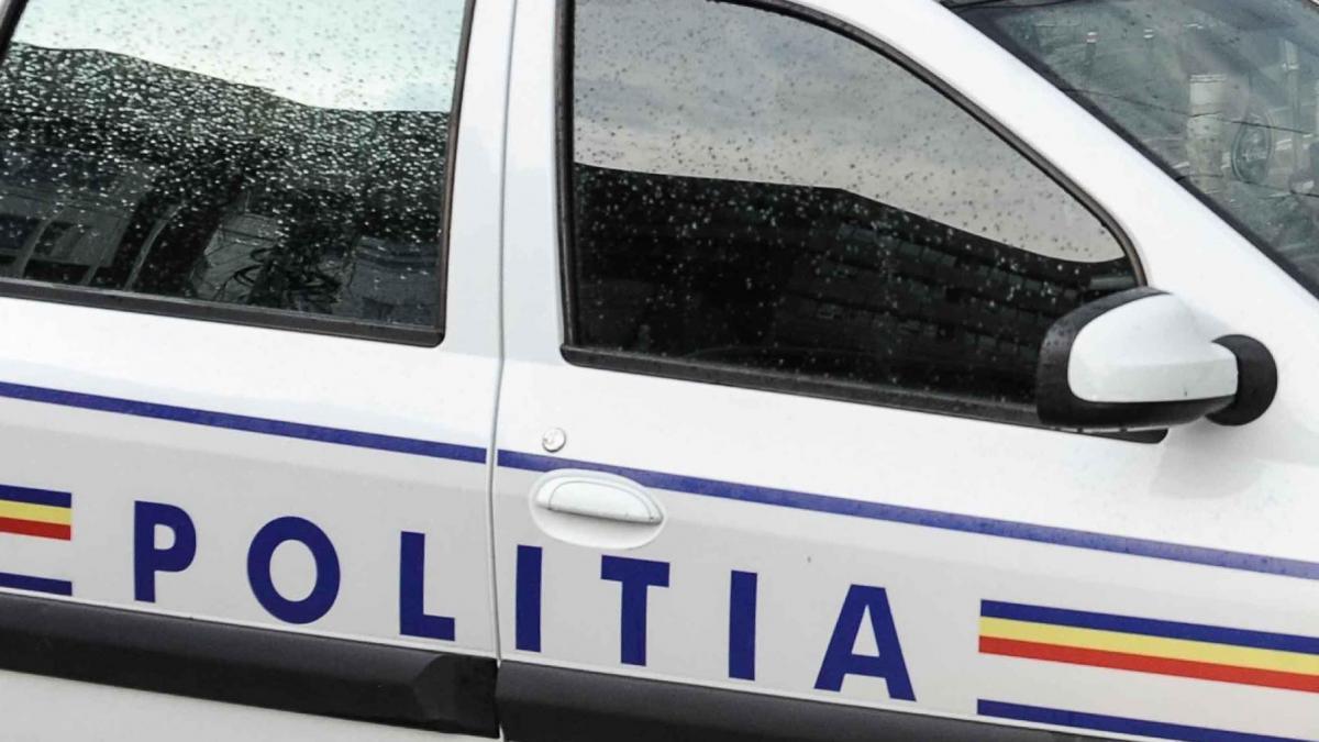 Prins pe moped, deși avea permisul suspendat. Dosar penal pentru un bărbat din Drobeta-Turnu Severin