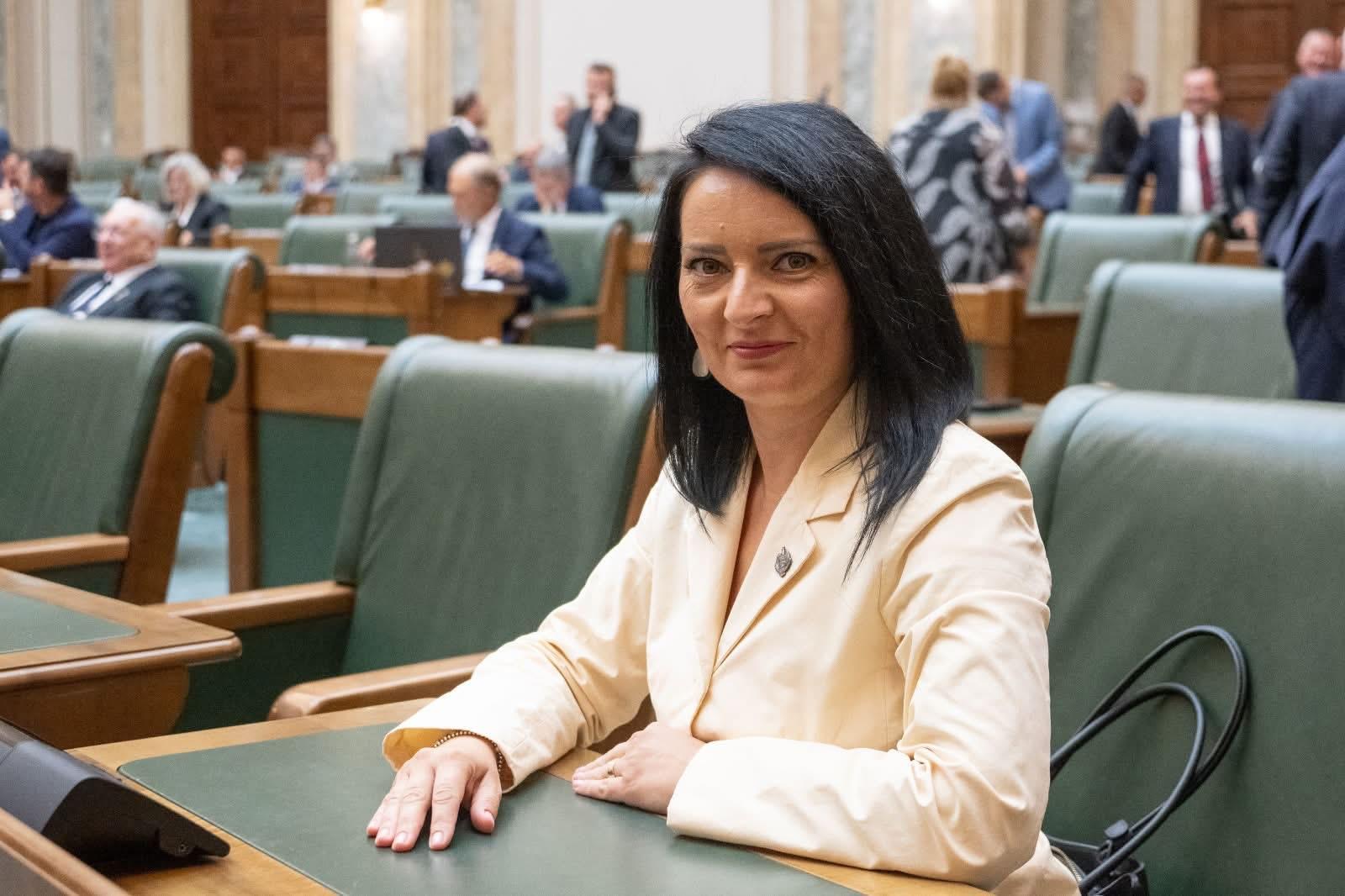 Bursele școlare se acordă și în vacanțe. Oana Buzatu: „Niciun elev din învățământul dual nu trebuie lăsat în urmă”