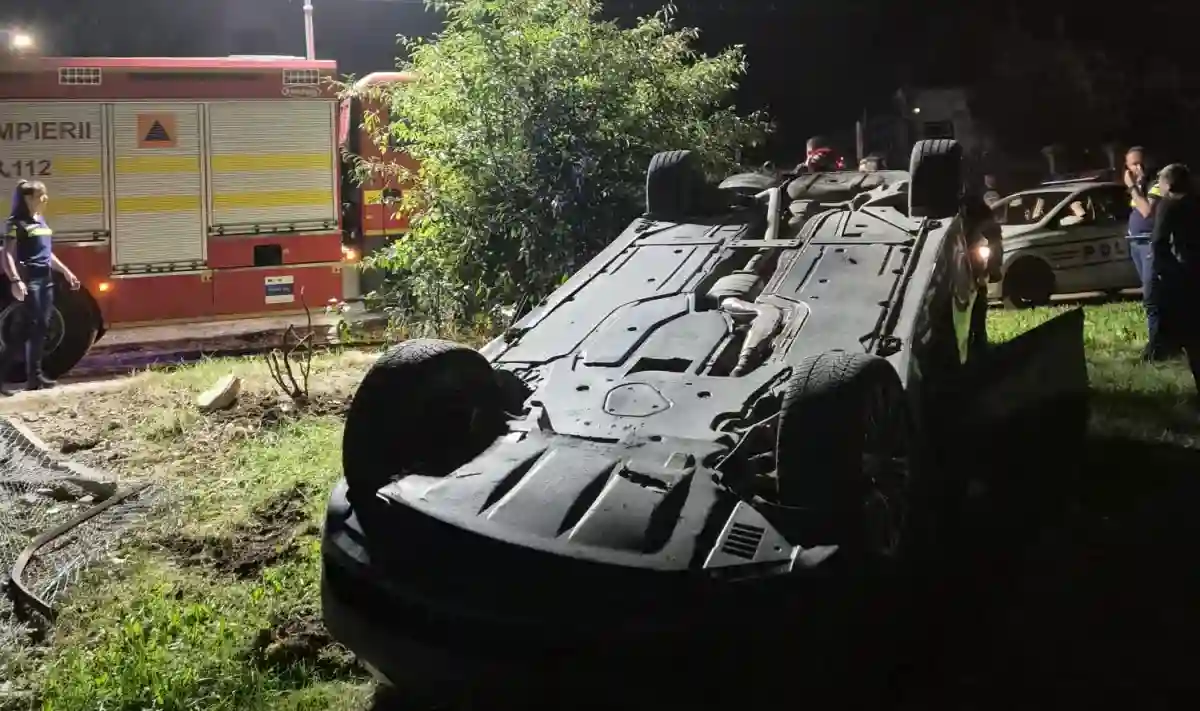 Accident rutier în Vlădaia: un autoturism s-a răsturnat în afara carosabilului