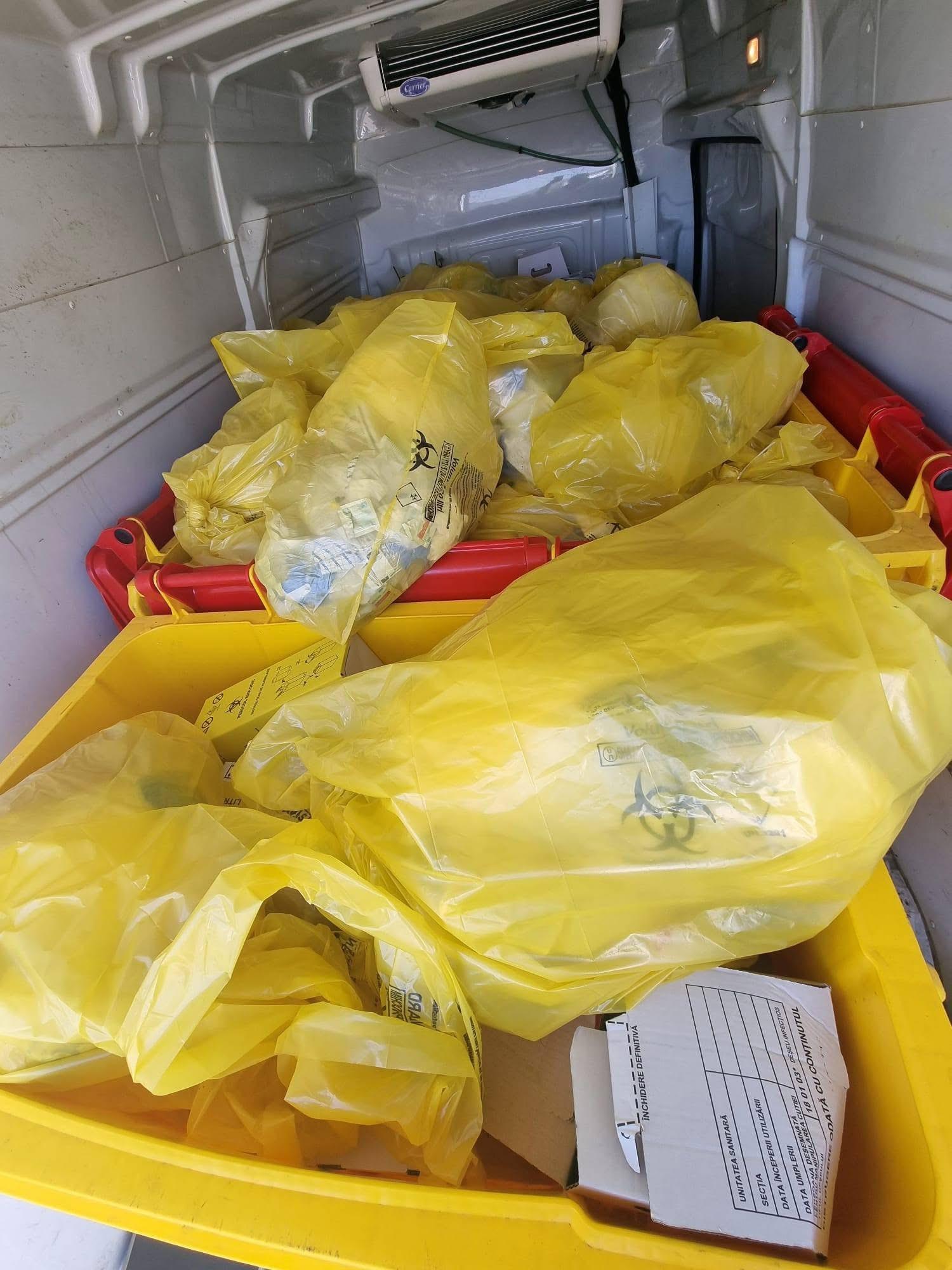 Transport ilegal de deșeuri medicale, depistat pe DN67, în Mehedinți. Amendă de 30.000 de lei