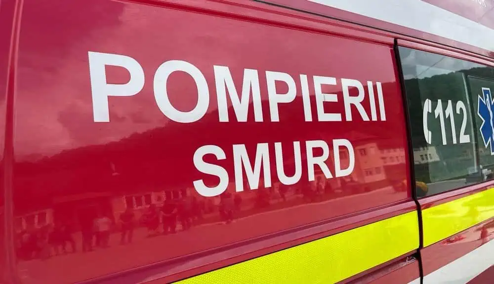 Accident rutier în localitatea Dobra. O persoană a rămas încarcerată